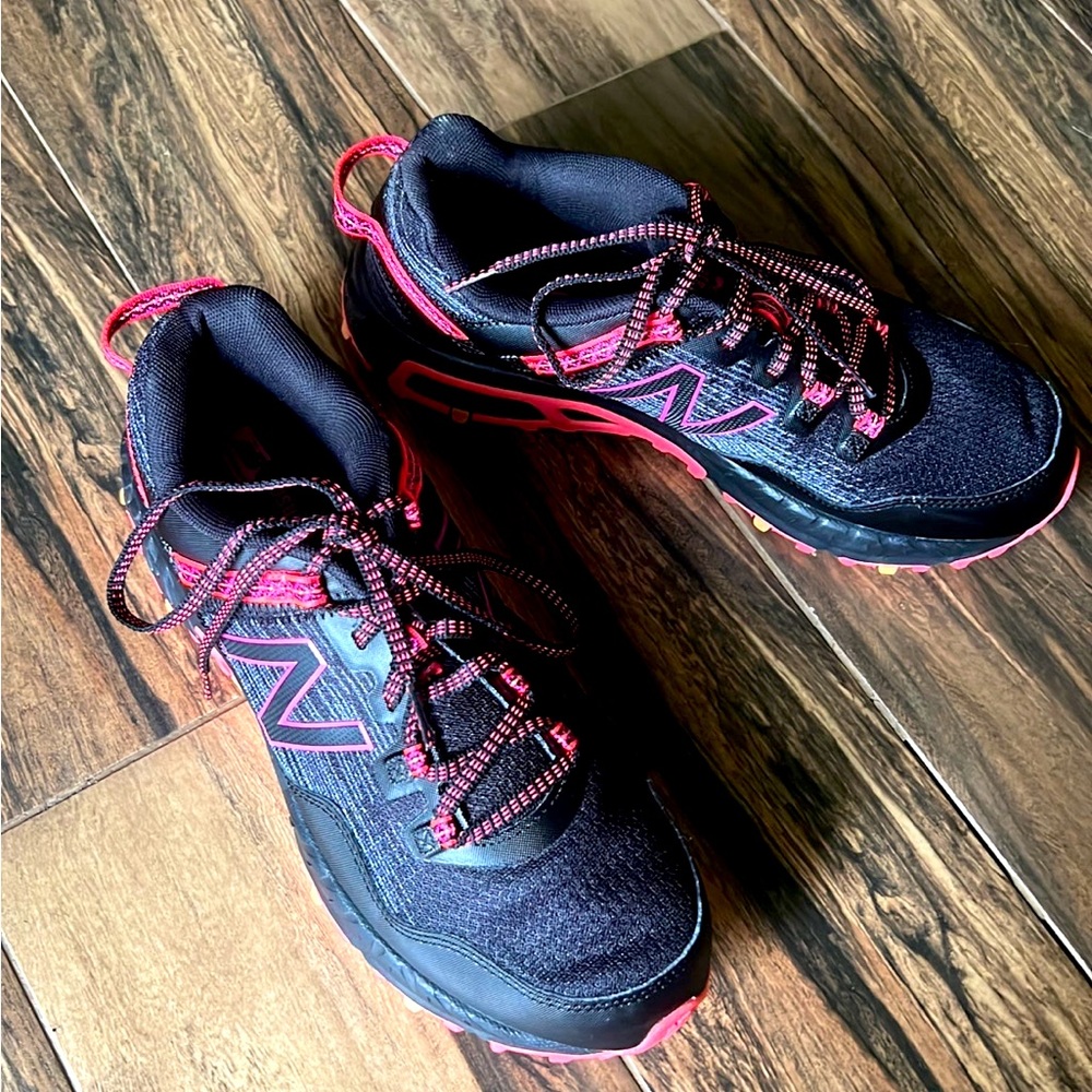 Womens New Balance Tennis Shoes